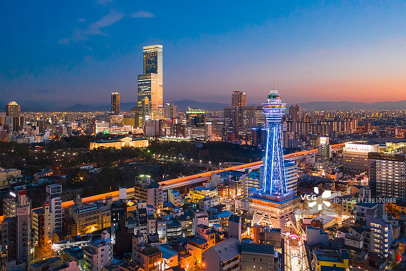 日本大阪标志性景观阿倍野和通天阁图片素材