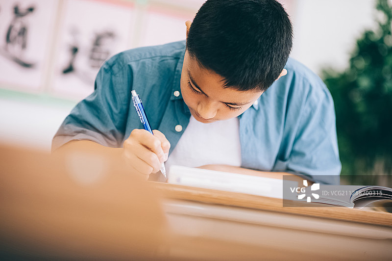 小学生学习图片素材