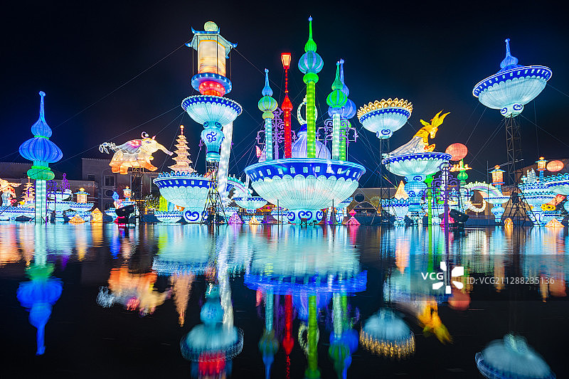 长影世纪城奇幻夜之梦彩灯图片素材