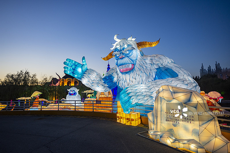 长影世纪城奇幻夜之梦彩灯图片素材