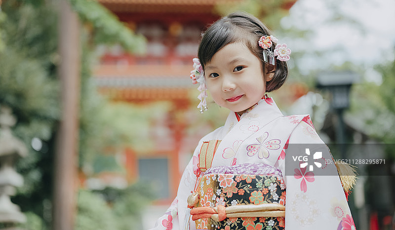 女孩七五三节人像摄影合作：高幡不动尊图片素材