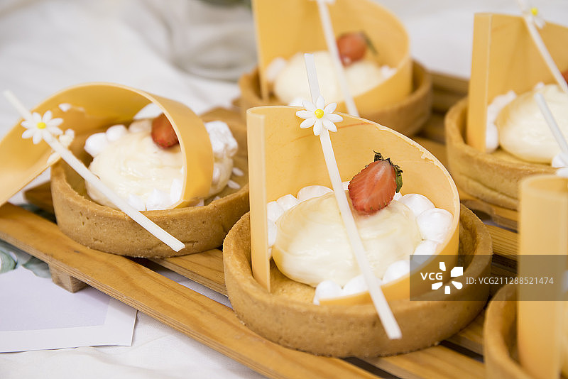 精致浪漫的法式甜点图片素材