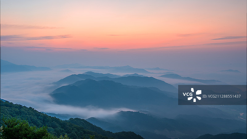 冠岳山朝霞图片素材