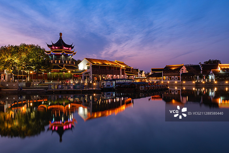 苏州阊门外北码头古典园林建筑夜景图片素材