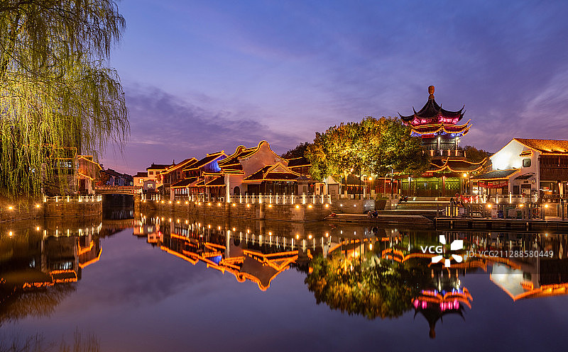 苏州阊门外北码头古典园林建筑夜景图片素材