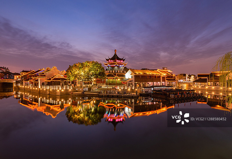 苏州阊门外北码头古典园林建筑夜景图片素材