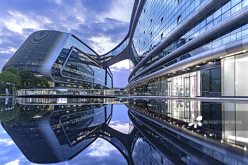 凌空soho起航图片素材