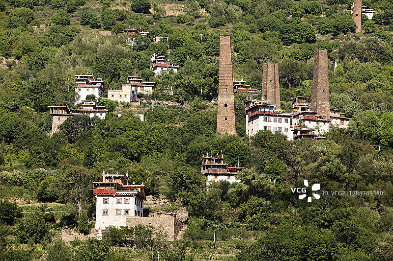 藏区的梭坡古碉建筑图片素材