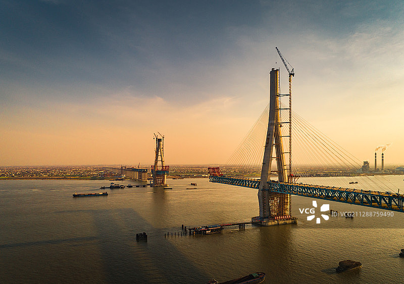 沪通大桥双塔图片素材