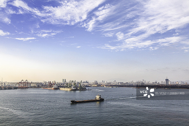 港口夜景 轮船出航图片素材