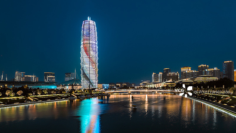 郑州CBD地标如意湖夜景图片素材