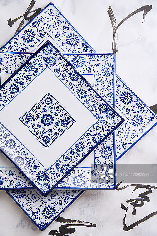 青花瓷瓷盘图片素材