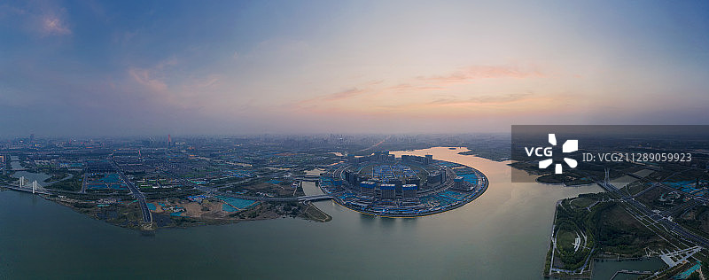 郑州北龙湖金融岛日落图片素材