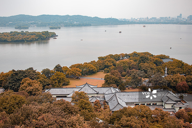 湖心岛的小森林图片素材