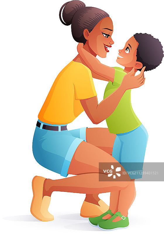 母亲拥抱年幼的儿子图片素材