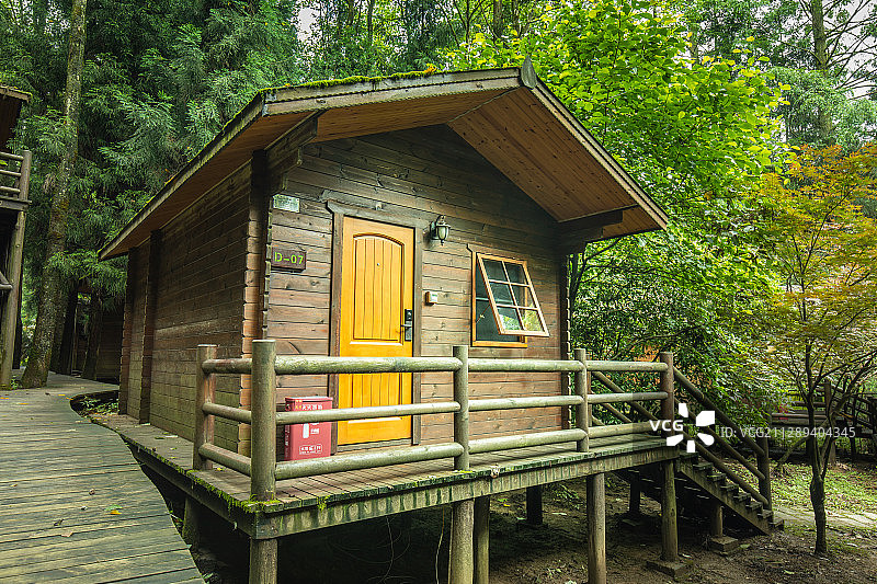湖北恩施坪坝营景区森林木屋图片素材