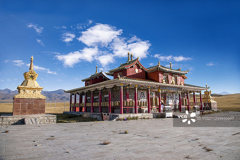 巴音布鲁克草原巴润寺图片素材