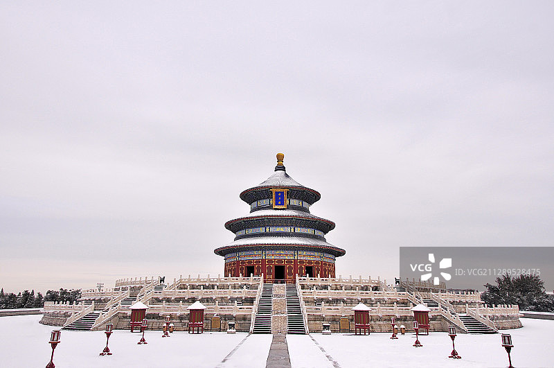 雪中天坛里的祈年殿图片素材