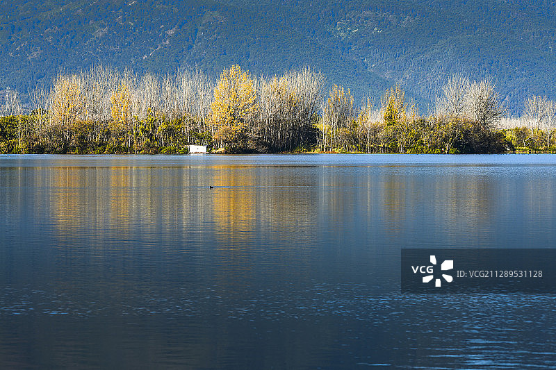 中国四川西昌邛海秋色图片素材