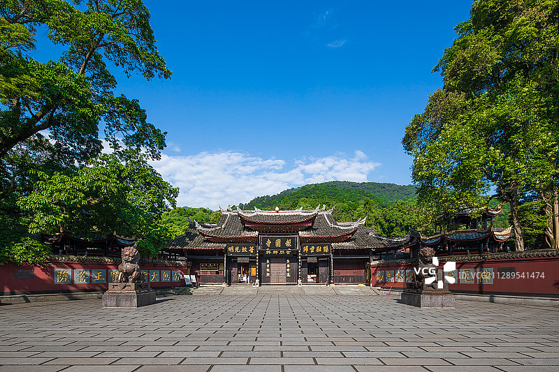 峨眉山报国寺大门图片素材