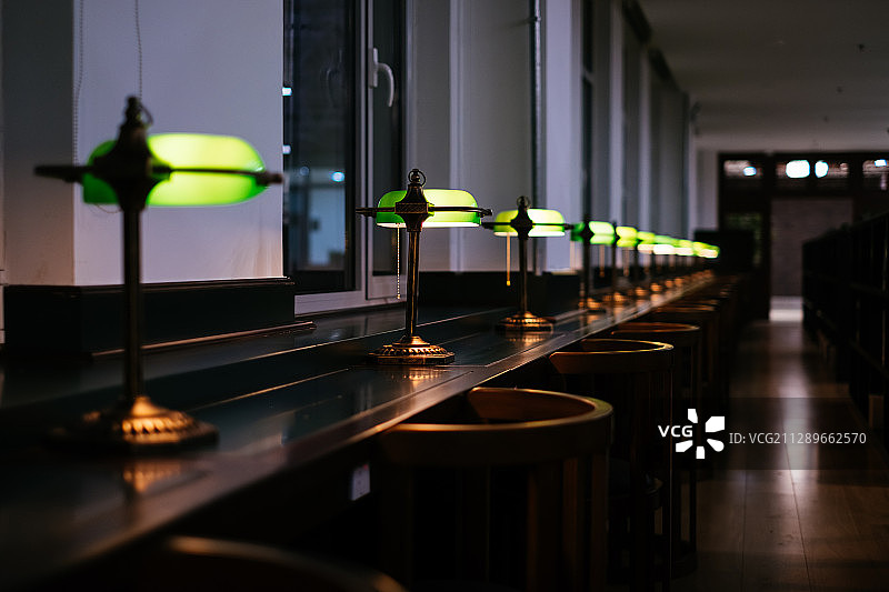 新中式风格装潢的图书馆大厅图片素材