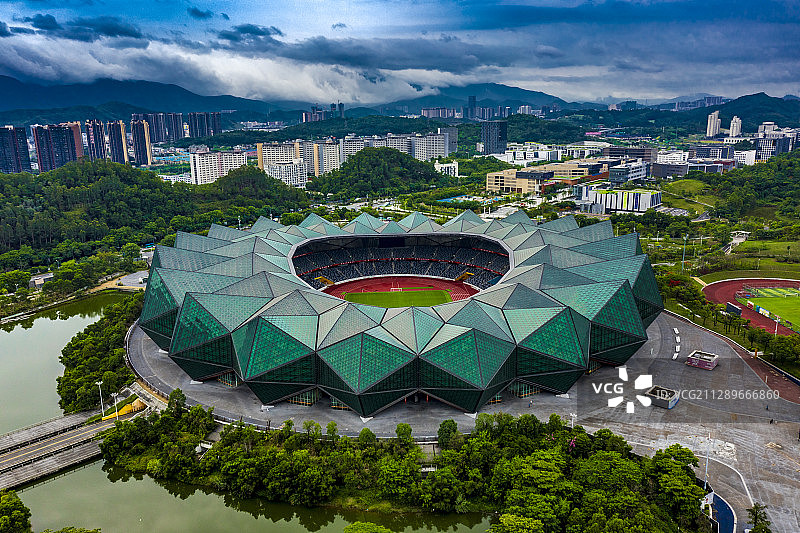 雷暴前的大运体育中心图片素材