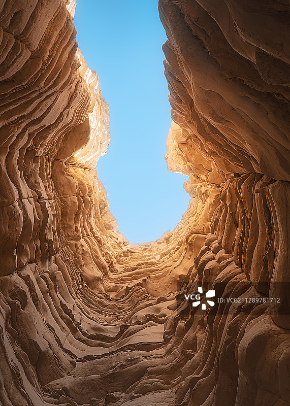 新疆维吾尔自治区哈密市大海道核心区神仙洞风光图片素材