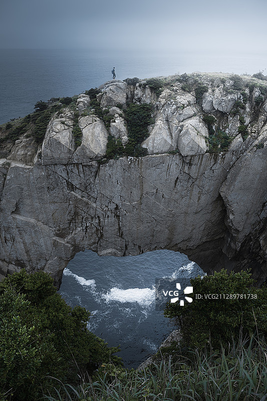 浙江省宁波市象山县渔山岛仙人桥风光图片素材