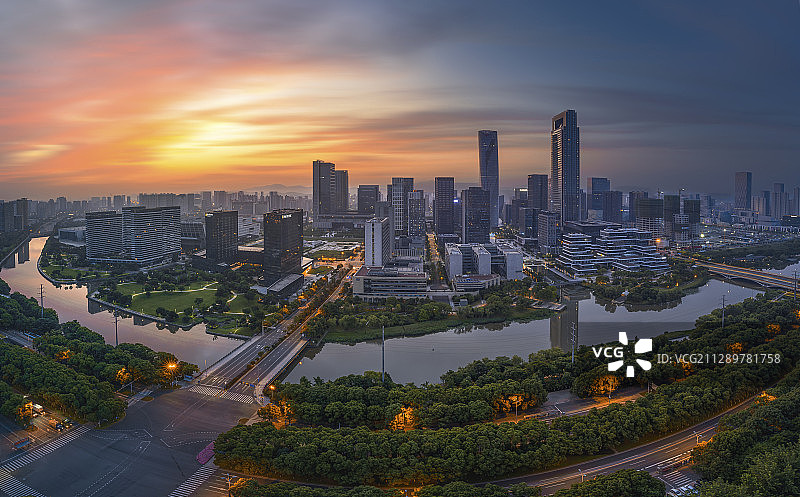 浙江省宁波市东部新城日出火烧云城市风光图片素材