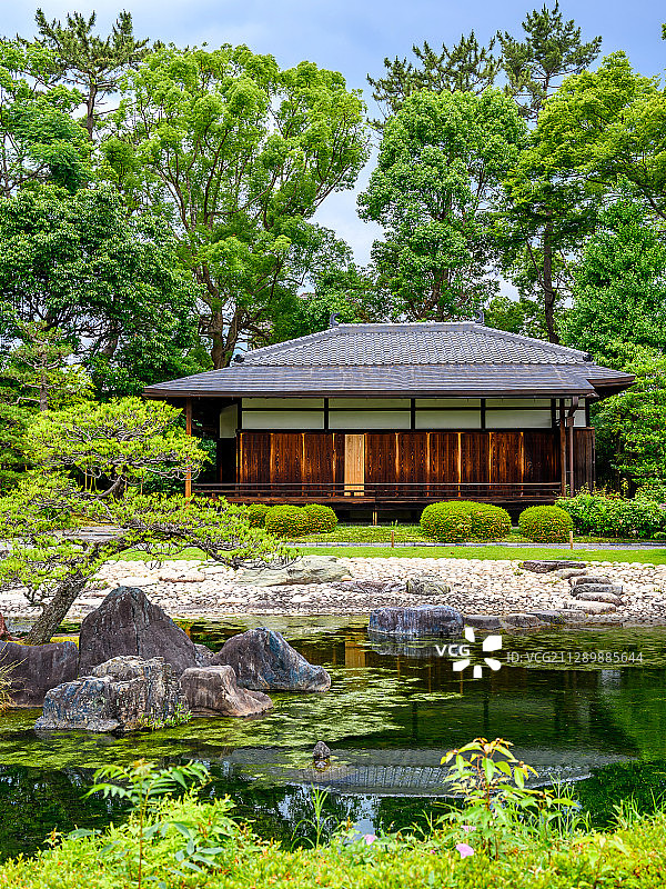 日本京都二条城清流园庭院图片素材
