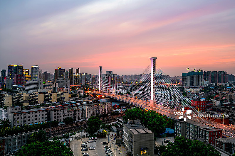 中国河南郑州解放路立交桥晚霞图片素材