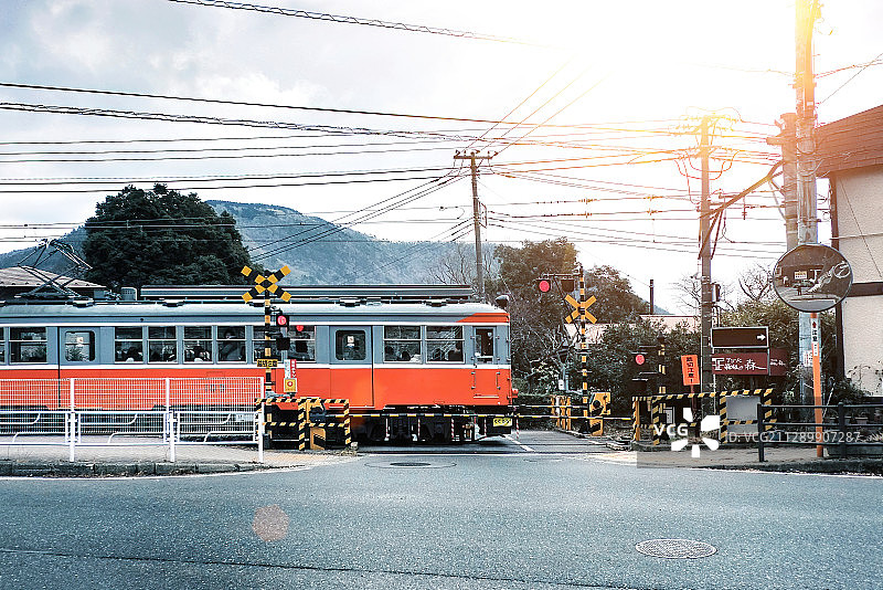 日本箱根电车铁路道口图片素材