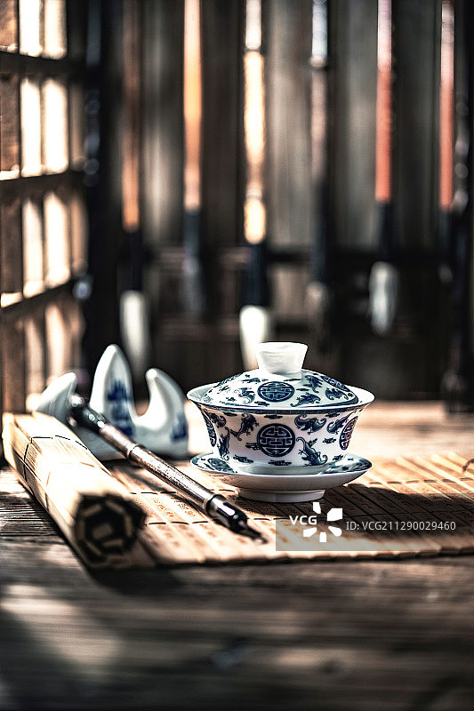 茶杯和文房四宝图片素材