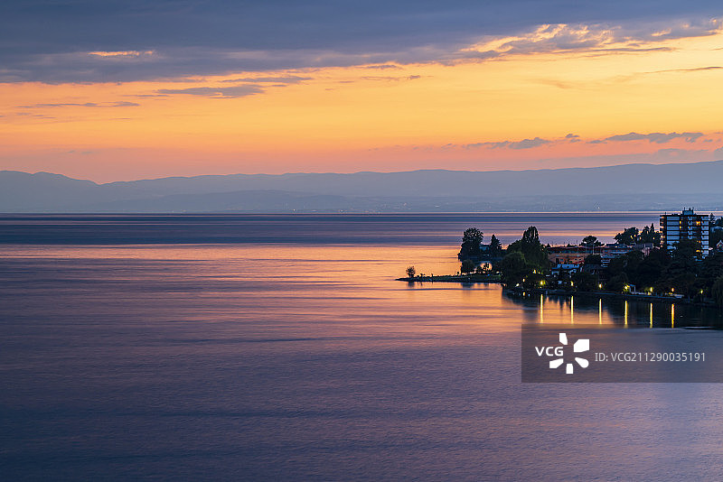夕阳下的日内瓦湖图片素材