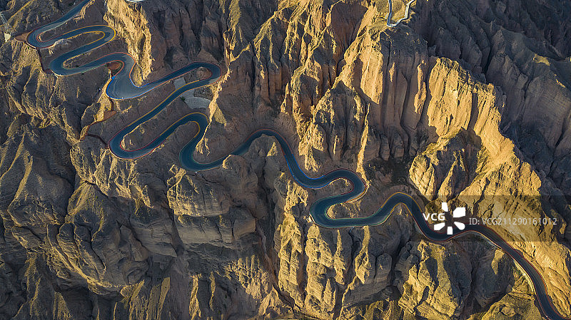 黄河石林二十二道湾路图片素材