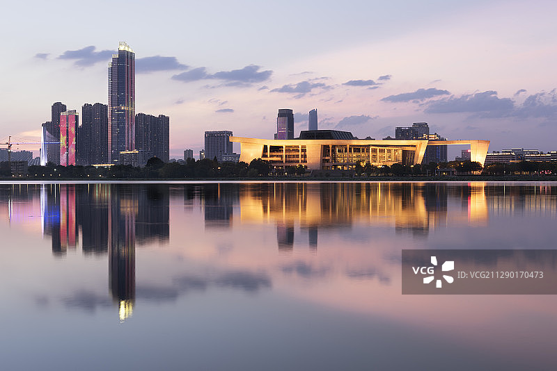 中国湖北武汉琴台大剧院图片素材