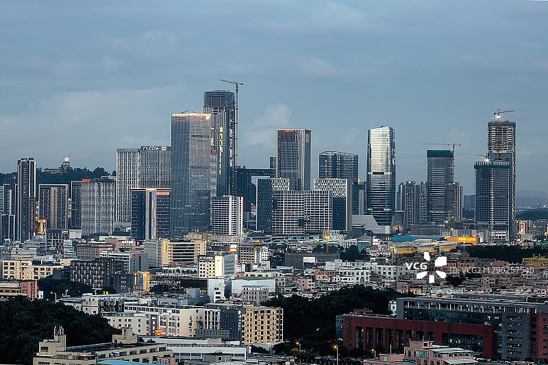 广州番禺日落蓝调城市建筑图片素材