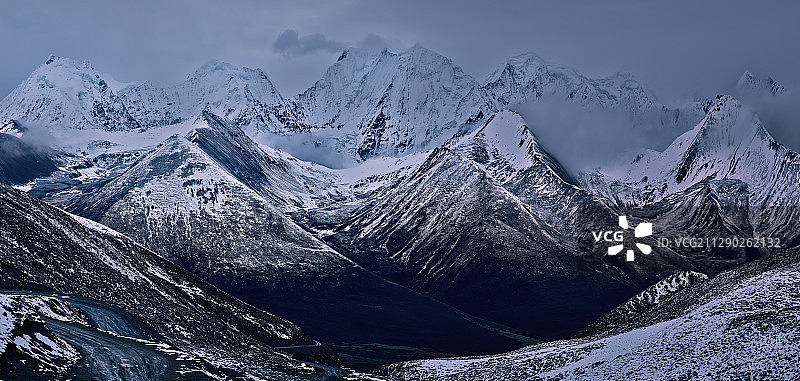 贡嘎山全景图片素材