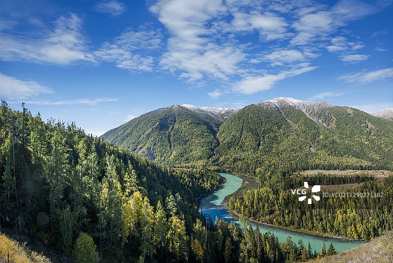 新疆喀纳斯国家地质公园月亮湾图片素材