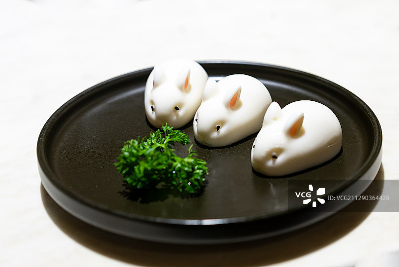 小白兔甜点图片素材