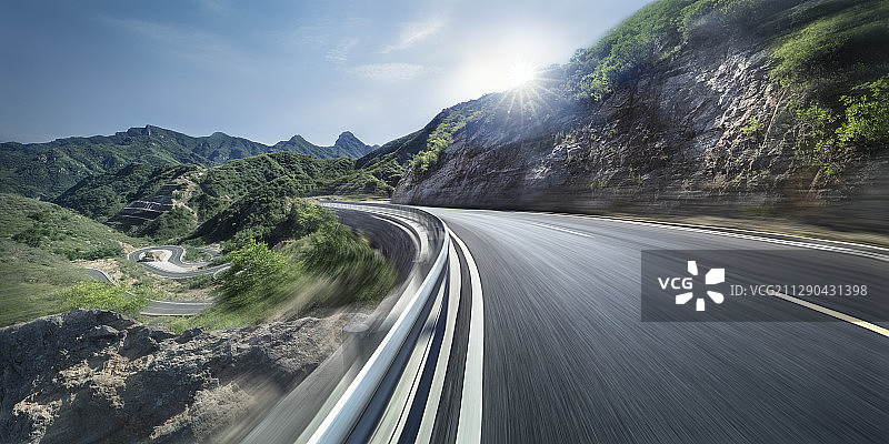 户外自然风景与山区道路图片素材