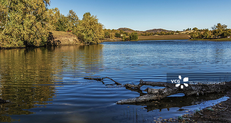 坝上公主湖图片素材