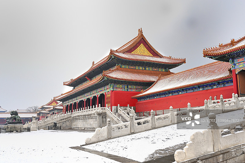 雪中故宫里的太和门与昭德门图片素材