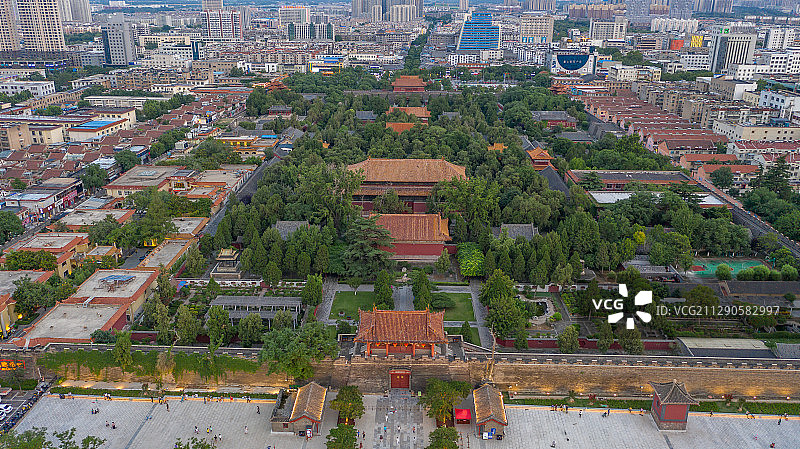 泰安岱庙夜景 泰安市博物馆图片素材
