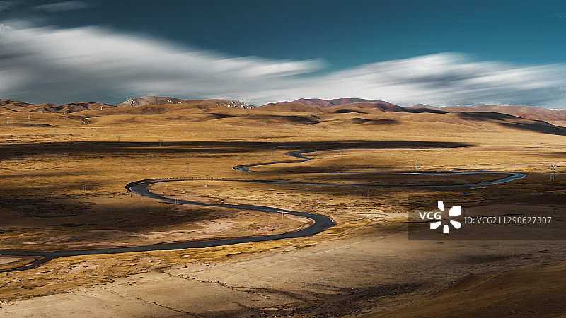 《光绘大S》拍摄于中国西藏自治区山南地区的冈底斯山脉。图片素材
