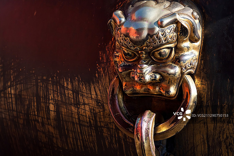 故宫里的铜缸与兽头图片素材