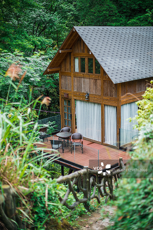 浙江金华武义梁家山深山黄泥房小木屋民宿酒店高端小资图片素材