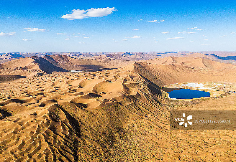 巴丹吉林沙漠图片素材