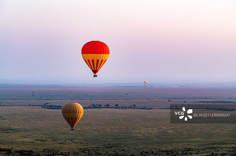 马赛马拉的热气球图片素材