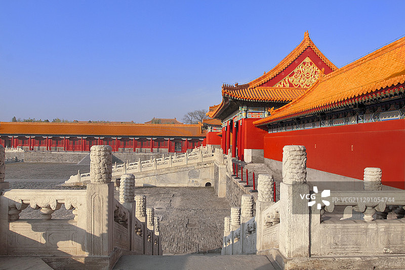 故宫太和门的汉白玉台基及栏板望柱图片素材